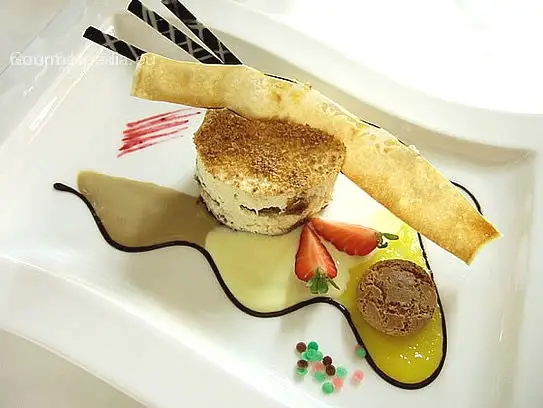 Tiramisù mit Amaretti-Kekse auf Kaffee und Mascarpone Sauce