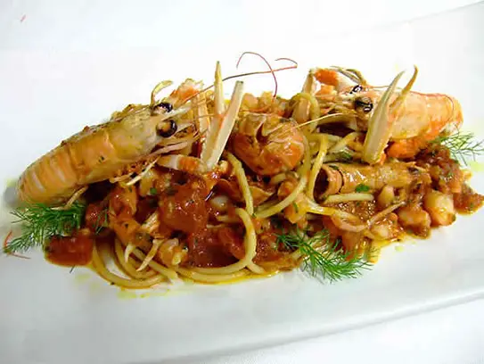 Spaghetti mit Scampisauce