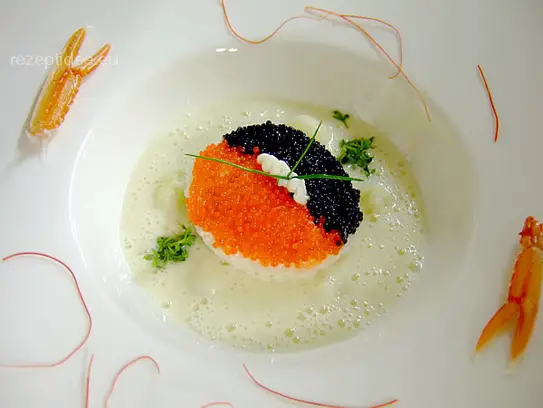 Blumenkohlschaumsuppe mit Kaviartoast