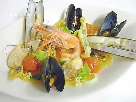 Bouillabaisse Fischsuppe mit Safran