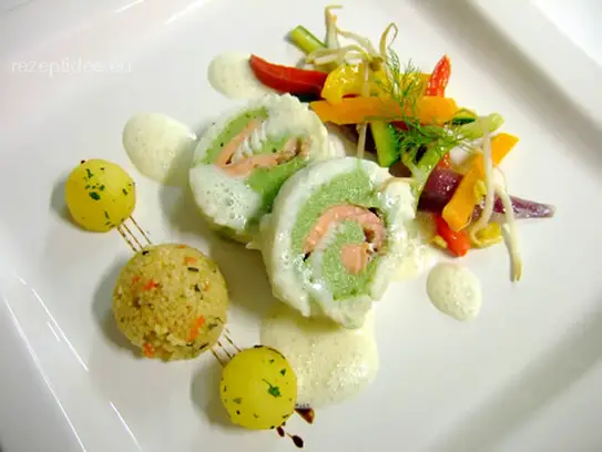 Schollen-Lachsforellenroulade mit Gemüse und Kuskus