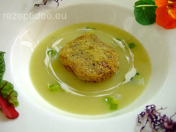 Lauch-Kartoffelcremesuppe mit frittierter Kalbszunge